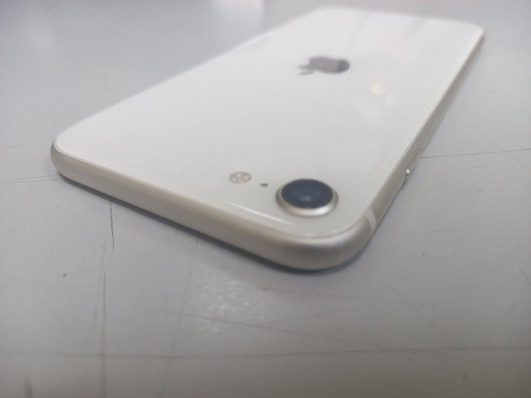 Дешиво Apple iphone se 2022 64gb с ломбарда