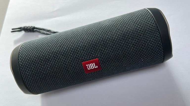 Купить Jbl flip essential 2 Б/У