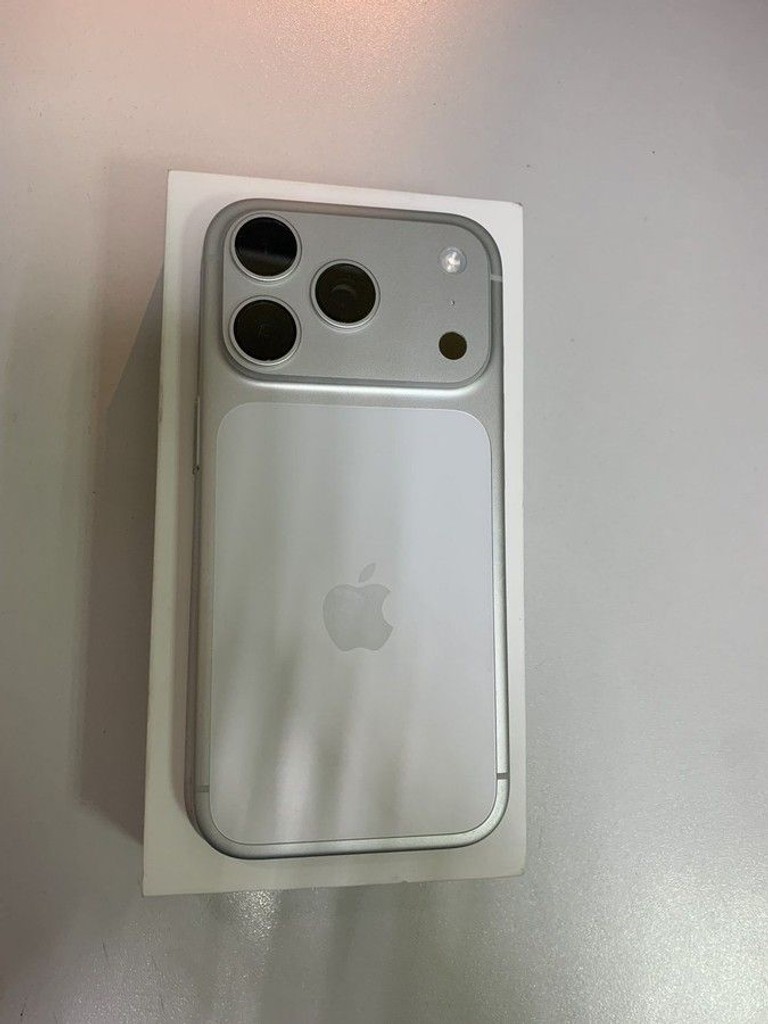 Объявление Apple iPhone 17 Pro 256GB Deep Blue (MG8J4) Б/У