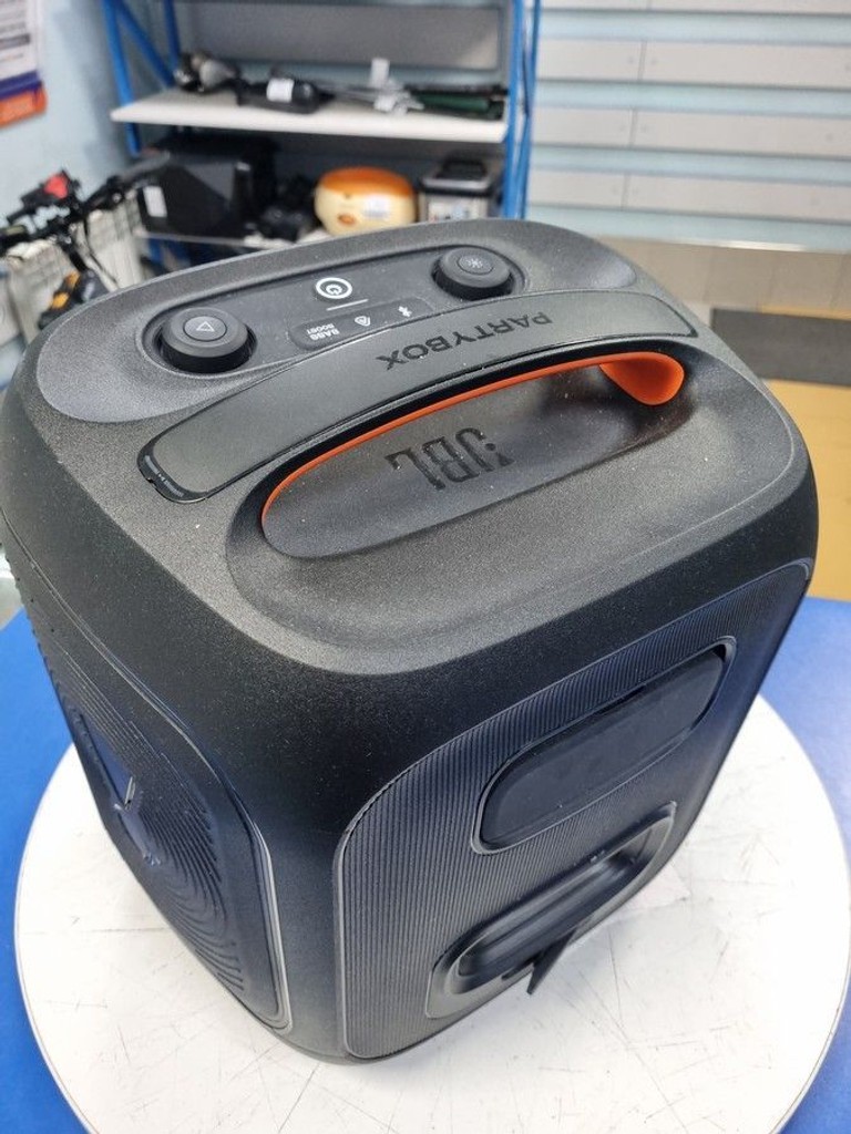 Оголошення Jbl partybox encore essential 2 Б/У