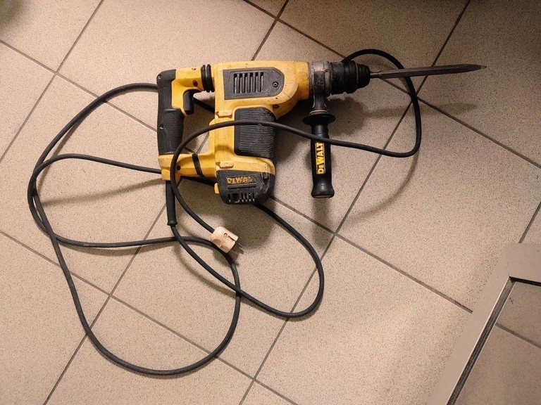 Оголошення Dewalt d25413 k Б/У