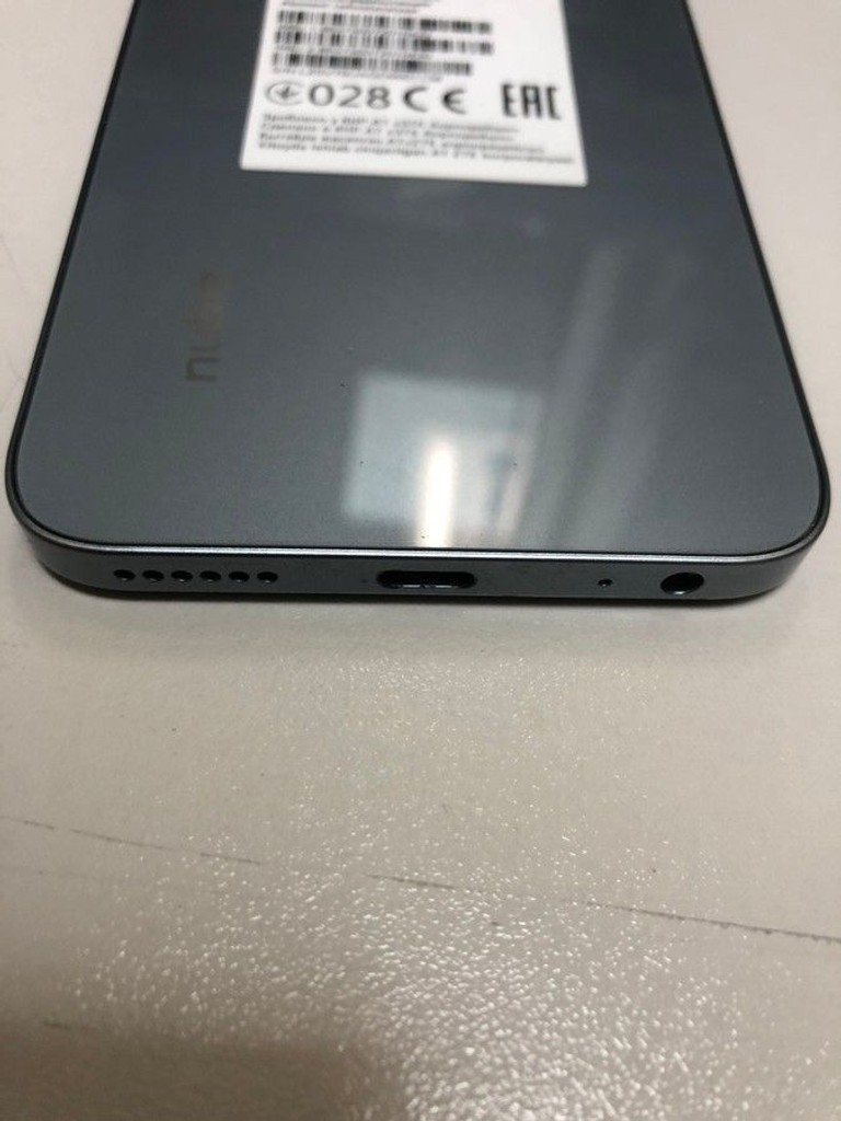 Дешево Zte Nubia V70 8/256GB Gray з ломбарду
