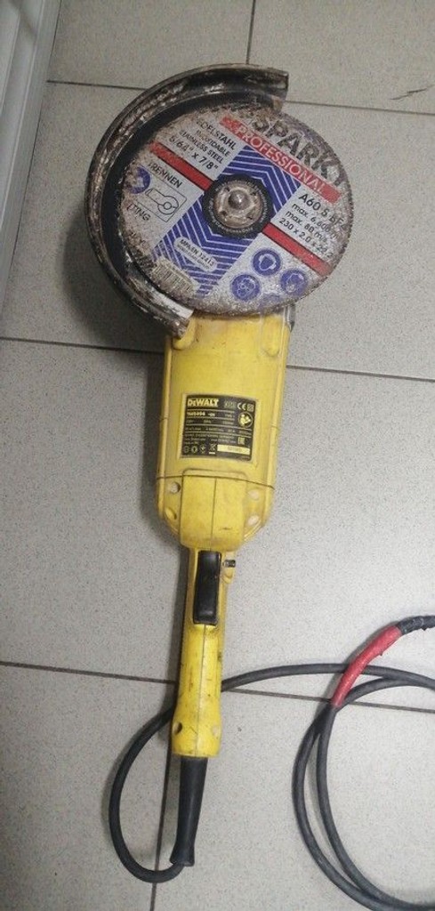 Дешево Dewalt DWE494 з ломбарду