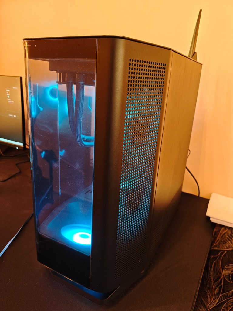 Дешево Ігровий ПК Ryzen 7 7800X3D + RTX 4070 Ti SUPER 16GB / 32GB DDR5 / 2TB з ломбарду