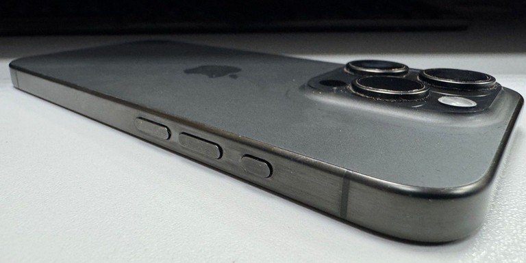 Apple iphone 15 pro 128gb esim Код:01-201142752. Изображение 8