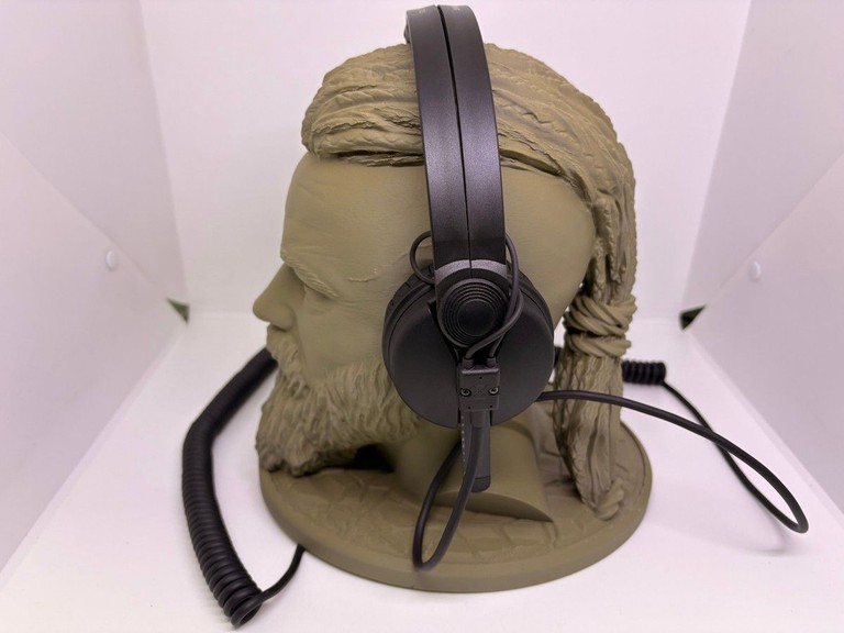 Дешево Sennheiser HD 25 з ломбарду