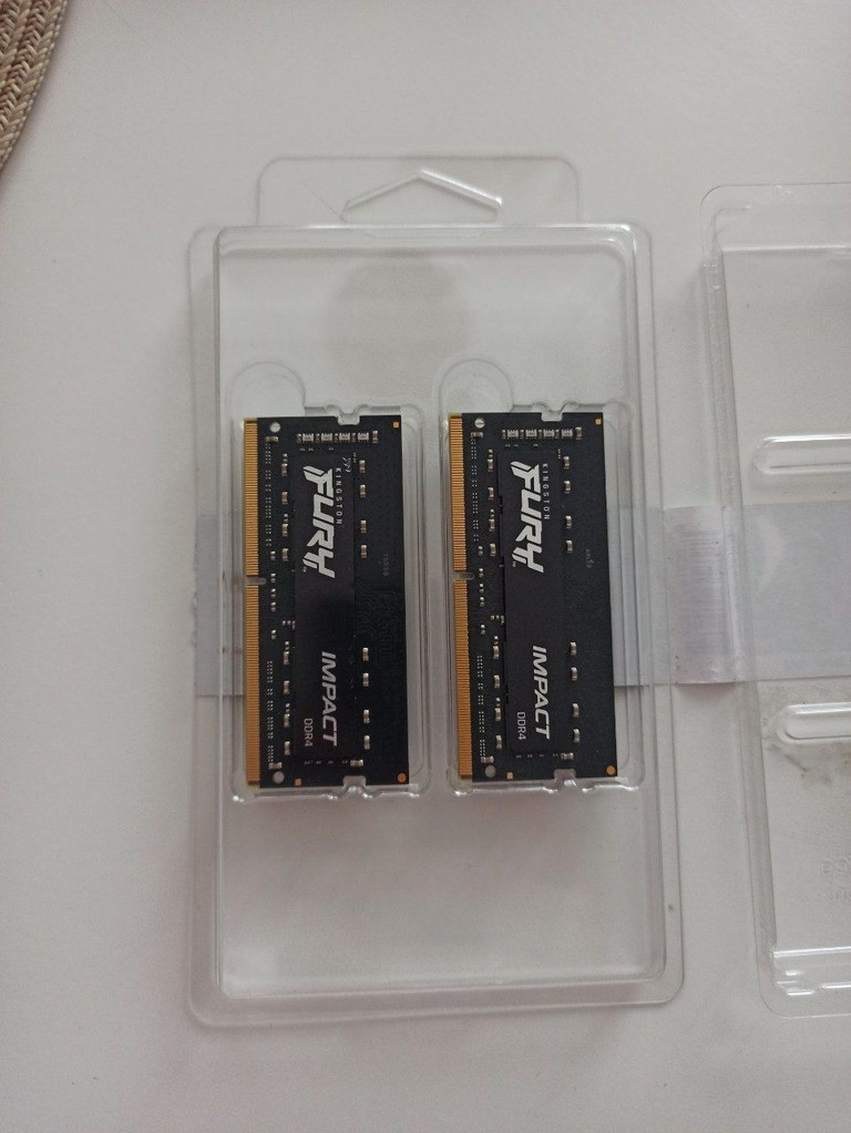 Дешево Kingston fury 32 GB SO-DIMM DDR4 3200 MHz Impact (KF432S20IB/32) з ломбарду