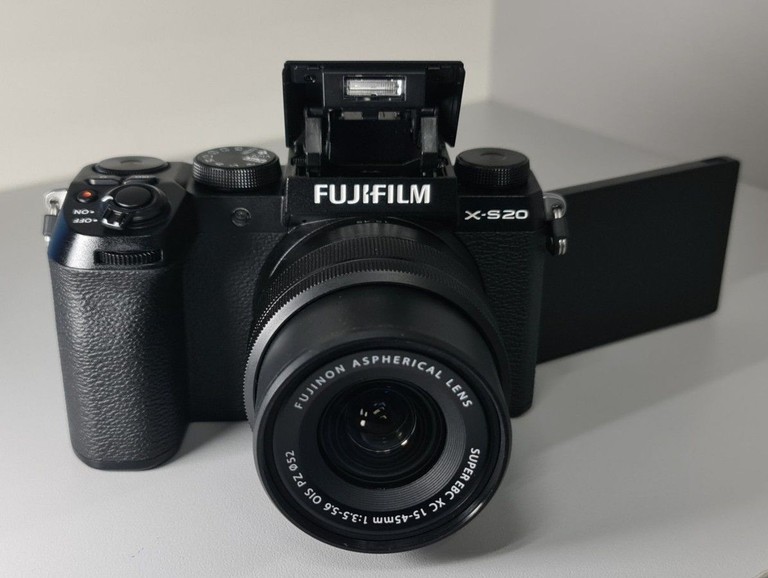 Fujifilm X-S20 kit 15-45mm f/3,5-5,6 Black (16781917) Код:01-201166823. Изображение 10