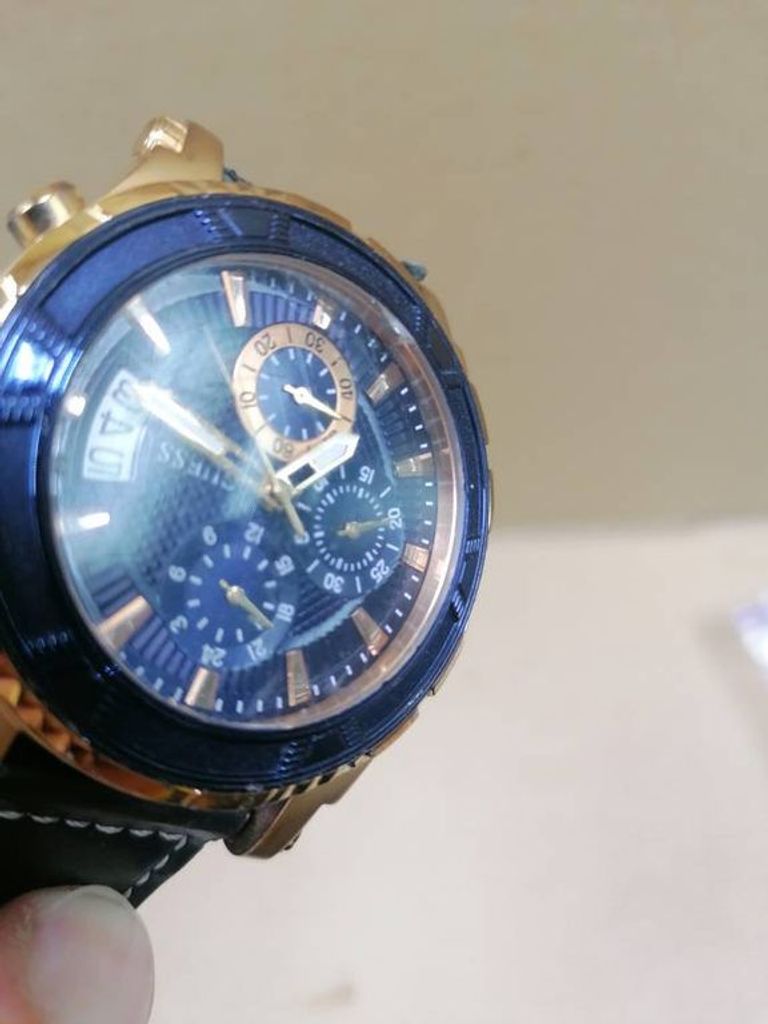 Guess W0673G2