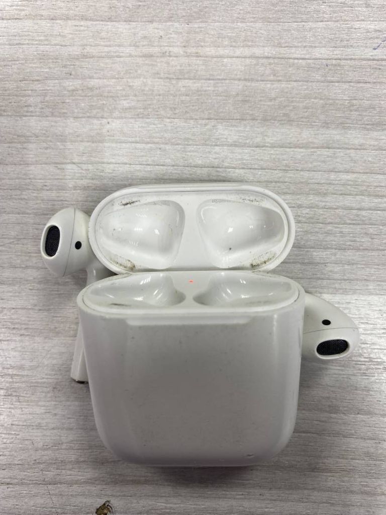 Объявление Apple airpods 2nd generation with charging case Б/У
