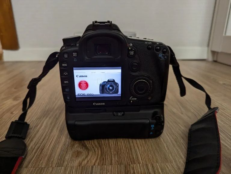 Canon EOS 7D kit (18-55mm IS) Код:null. Изображение 4