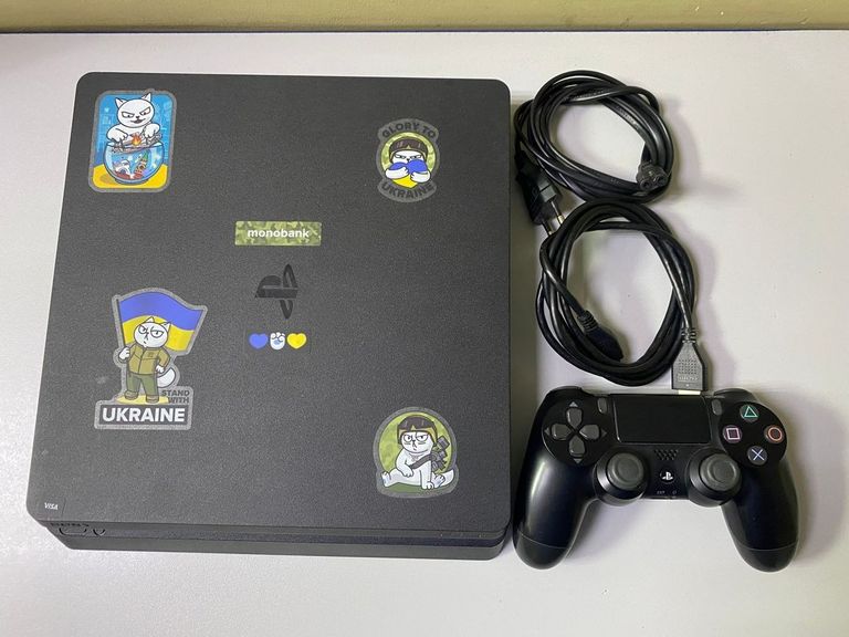 Купить Sony PlayStation 4 Slim 1TB Black Б/У