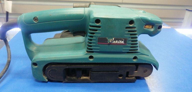 Оголошення Makita 9911 Б/У