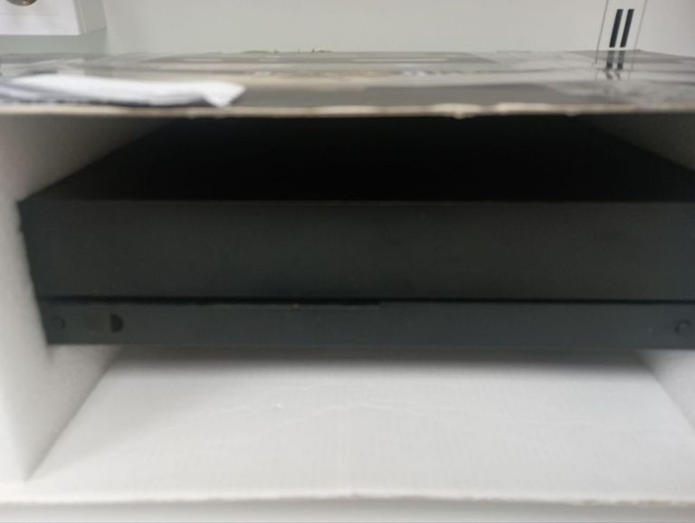 Дешево Microsoft Xbox One X 1TB White з ломбарду