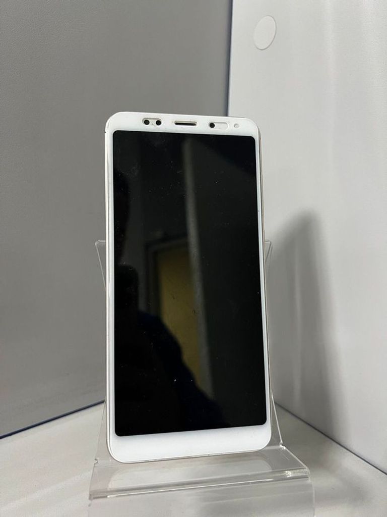 Объявление Xiaomi redmi 5 plus 3/32gb Б/У