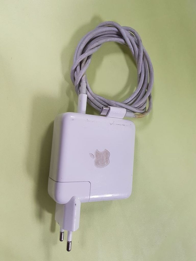 Apple a2338/macbook pro 13,3 /m1 8-gpu/ ram8gb/ ssd512gb/ retina/ truetone/ touch bar Код:01-200738480. Изображение 9