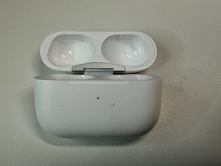 Apple airpods pro 2nd generation with magsafe charging case usb-c Код:01-200772985. Изображение 9