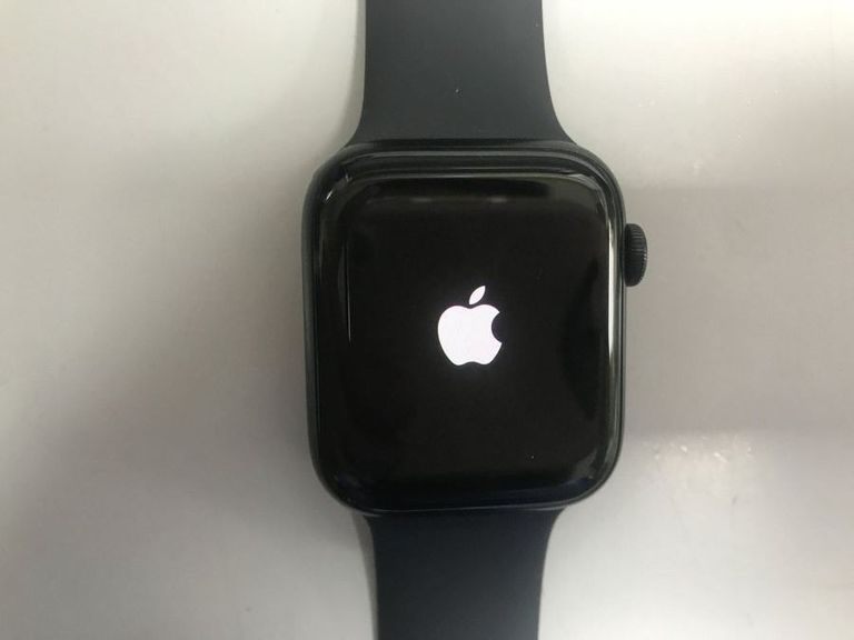 Оголошення Apple watch se 2 gps 44mm aluminium case Б/У