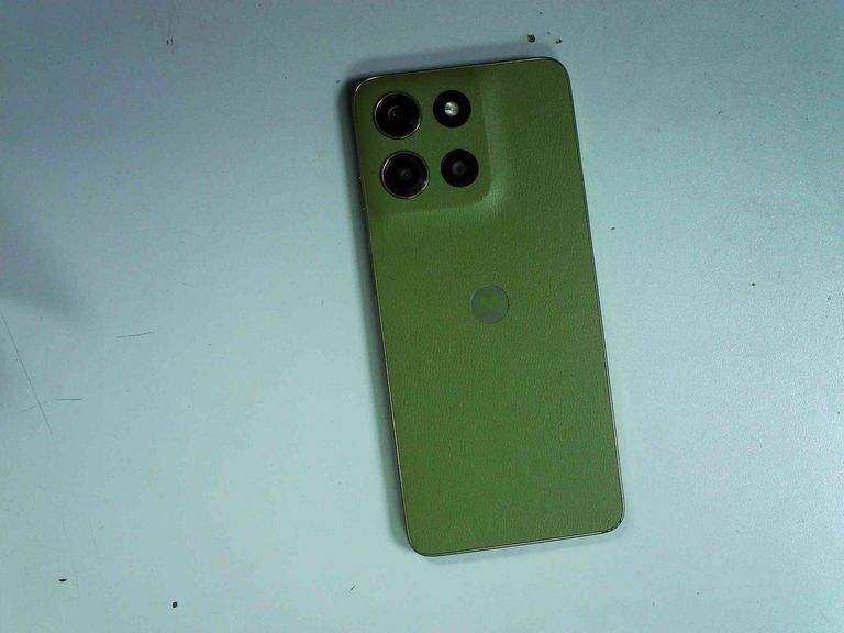 Купити Motorola moto g15 8/512gb iguana Б/У