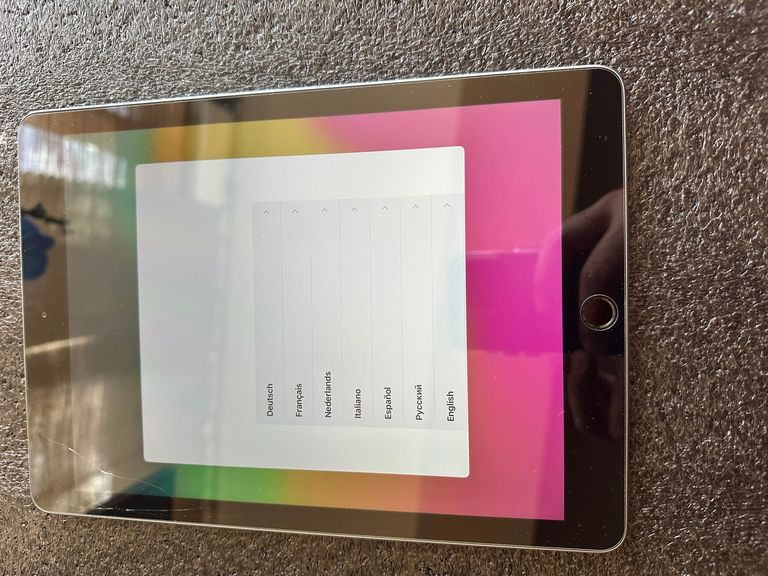 Дешиво Apple ipad 6 wifi a1893 32gb с ломбарда