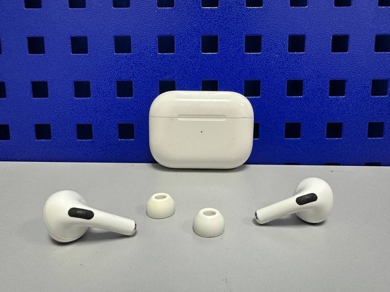 Купить Apple AirPods Pro (MWP22) Б/У