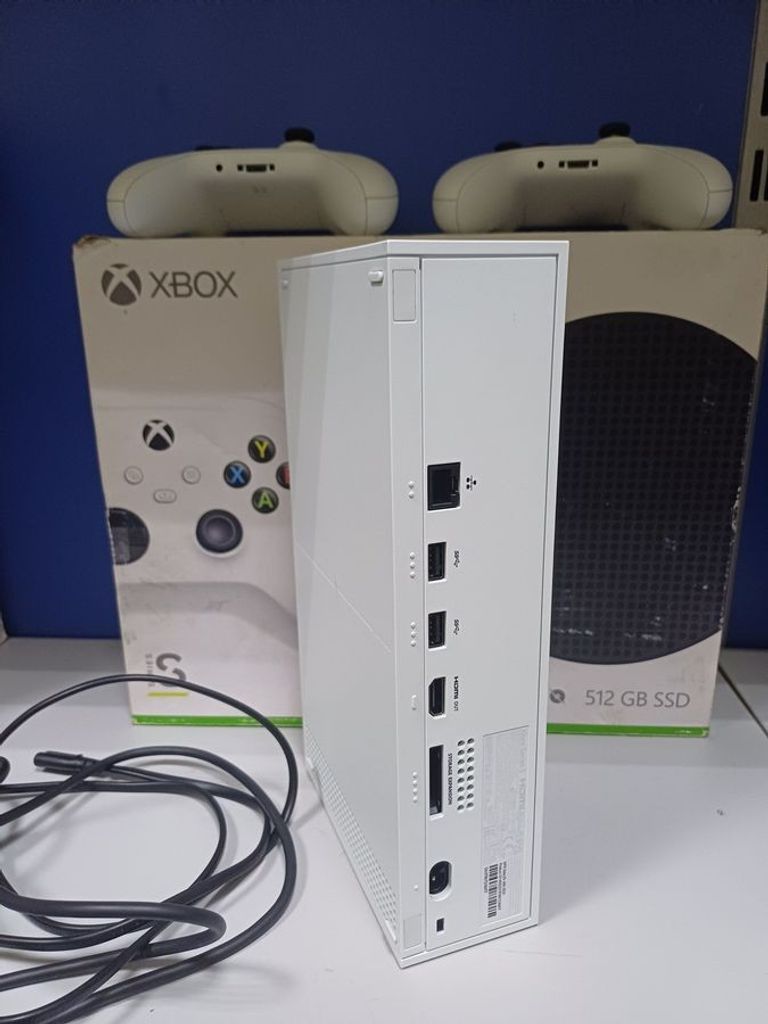Дешиво Microsoft Xbox Series S 512GB (889842651386) с ломбарда