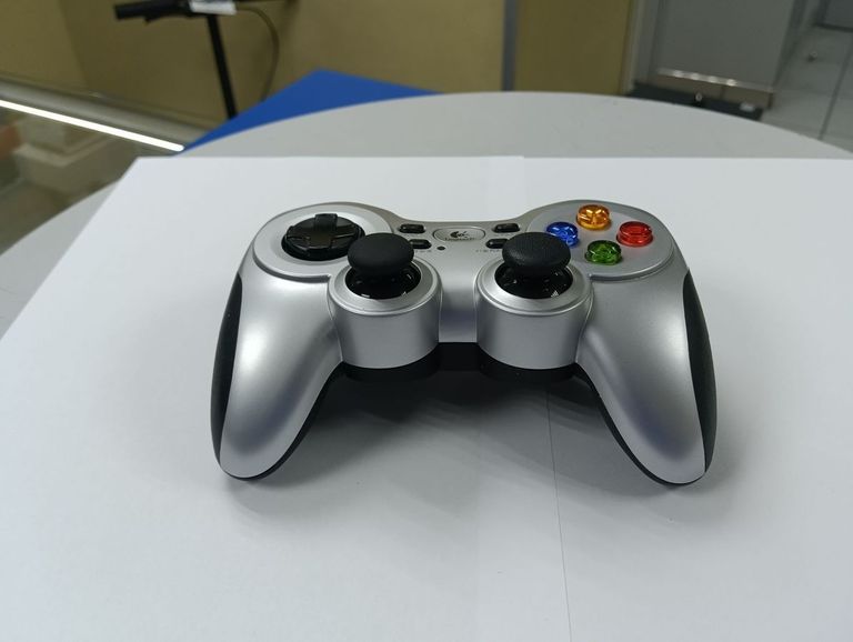 Logitech wireless gamepad f710 Код:01-200839343. Изображение 5