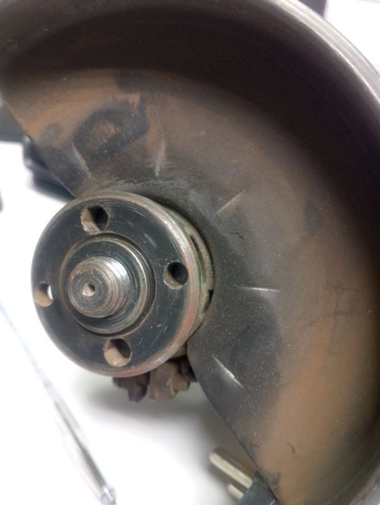 Дешиво Dewalt DWE4117 с ломбарда