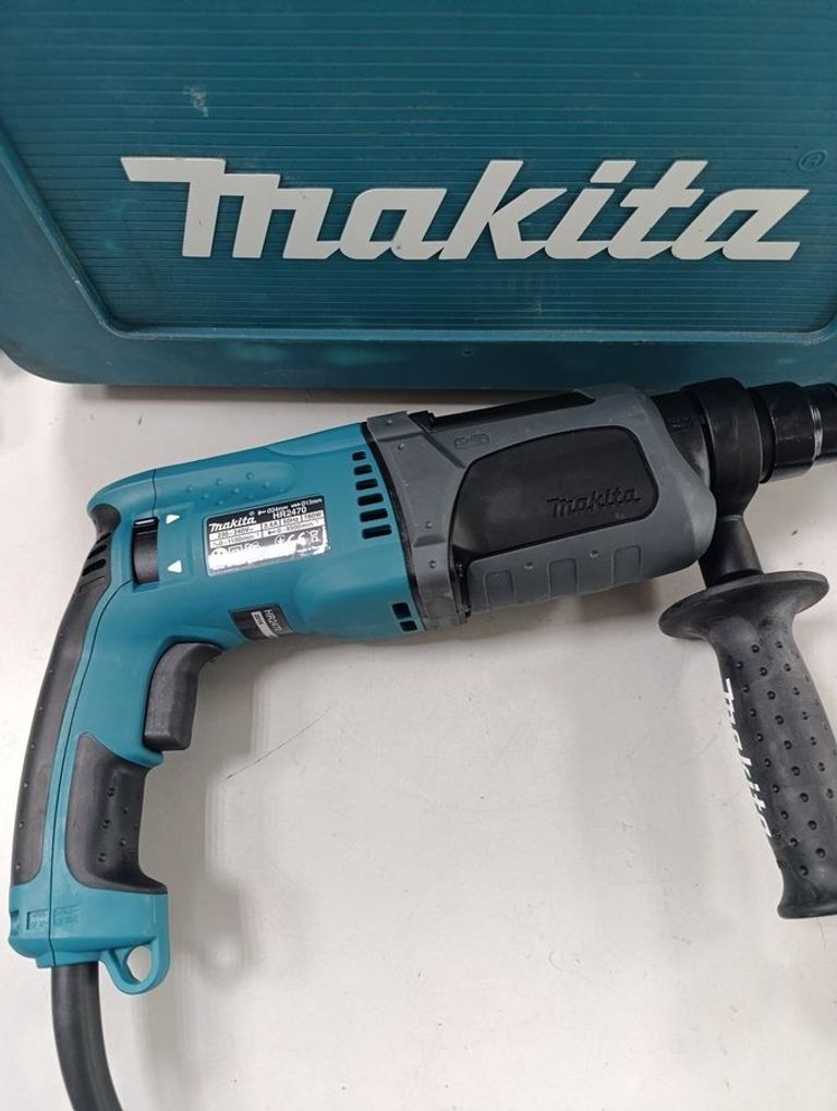 Дешево Makita HR2470 з ломбарду