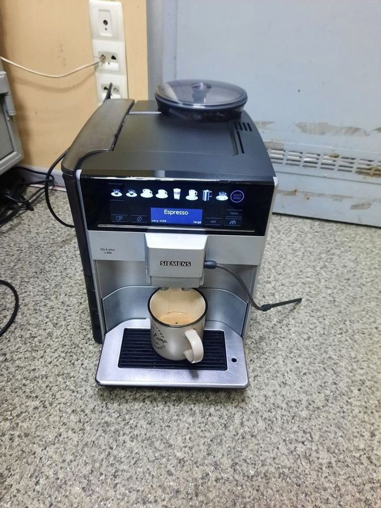 Дешиво Siemens EQ.6 plus s300 TE653M11RW с ломбарда