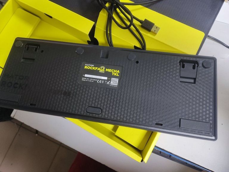 Купити Hator rockfall 2 mecha tkl Б/У