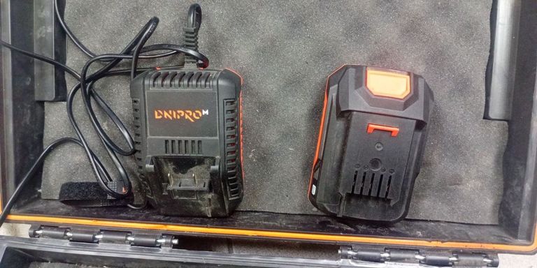 Оголошення Dnipro-M cd-200t 2акб 2ah + зп Б/У