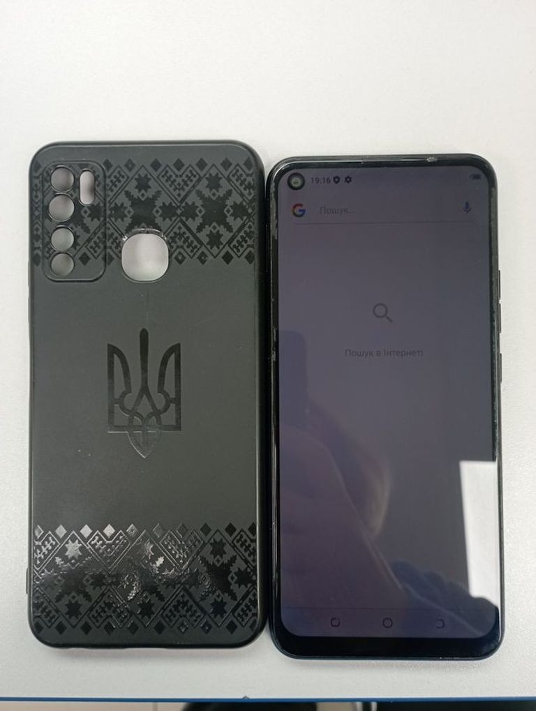 Дешиво Tecno spark 5 pro 4/64 gb с ломбарда