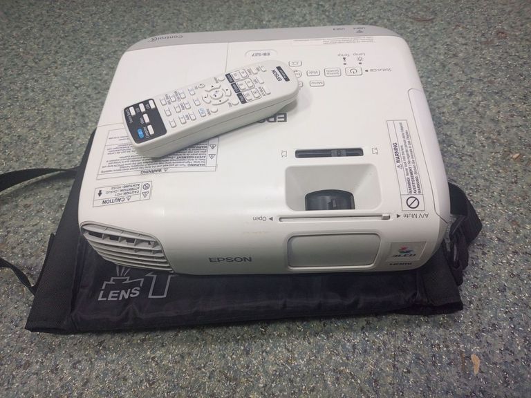 Дешево Epson eb-s27 з ломбарду