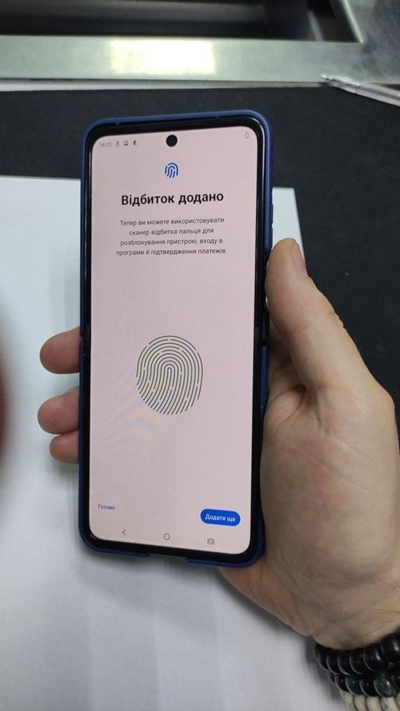 Motorola Razr 60 8/256GB Gibraltar Sea Код:01-200897830. Зображення 11