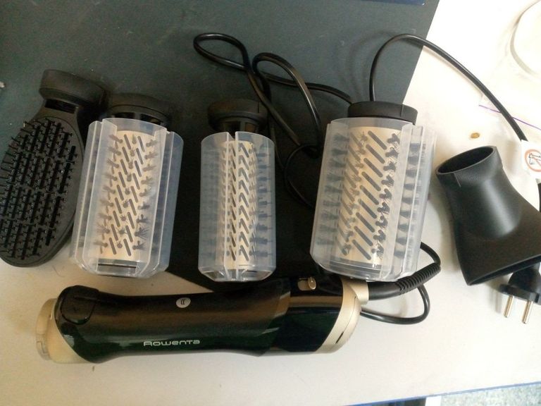 Дешево Rowenta Renewal Brush Active UB9540F0 з ломбарду