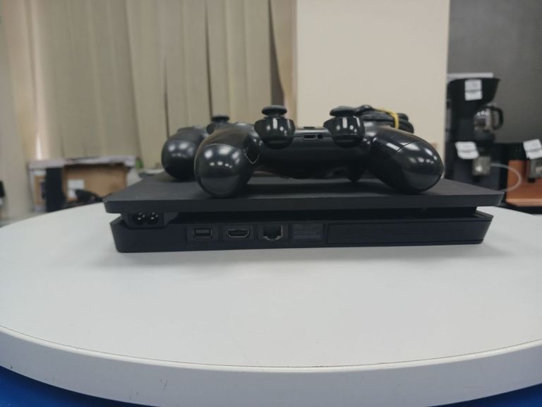 Дешево  Sony PlayStation 4 Slim 1TB Black з ломбарду