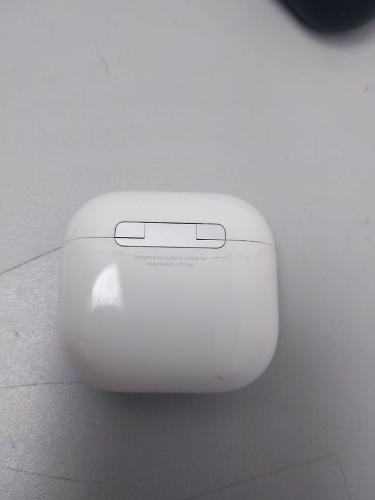 Дешево Apple airpods 4 з ломбарду