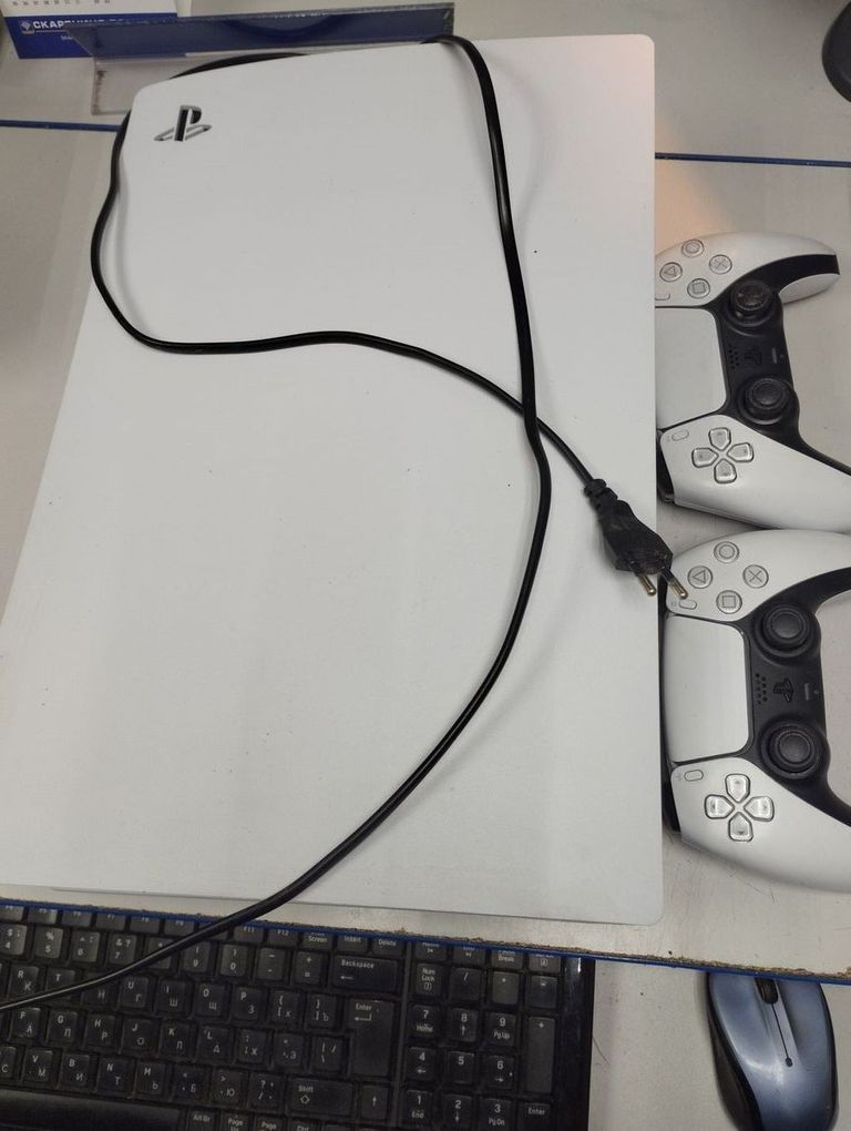 Дешиво Sony PlayStation 5 825GB с ломбарда