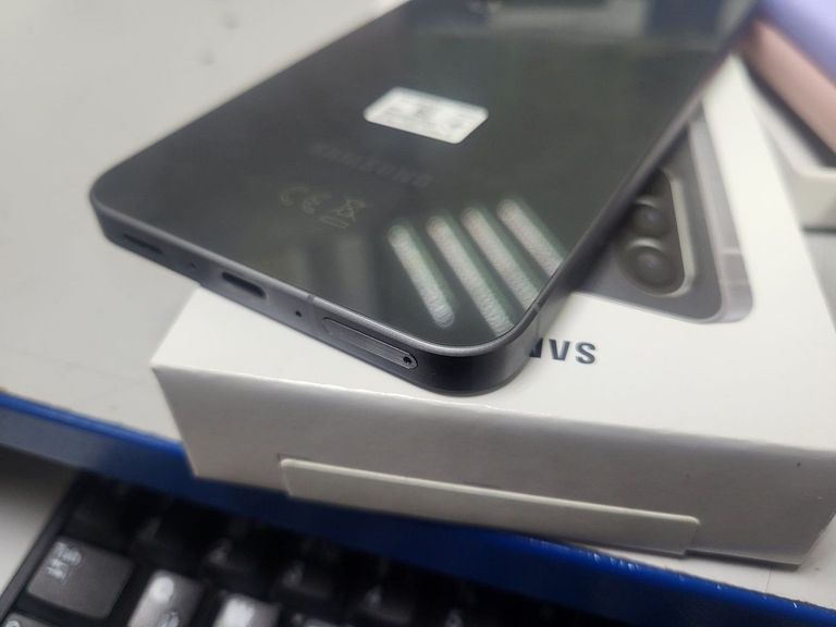 Оголошення Samsung galaxy a56 5g 8/256gb Б/У