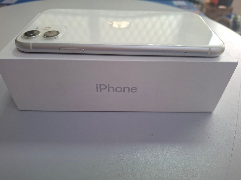 Распродажа Apple iphone 11 64gb, продавец Техноскарб