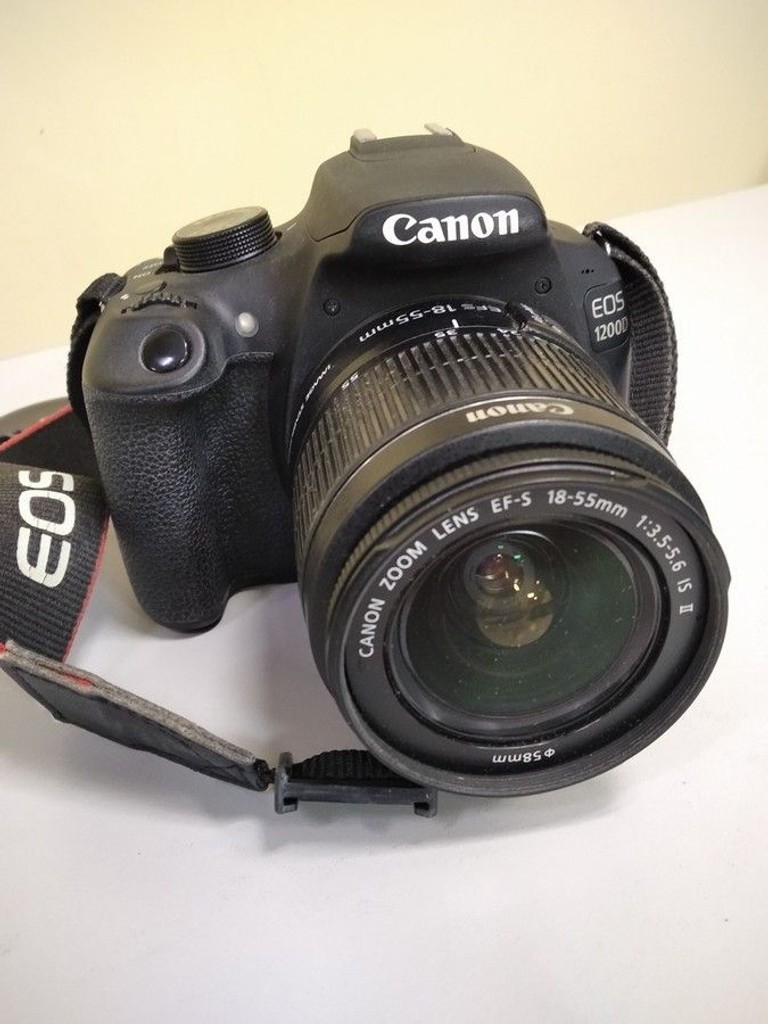 Дешиво Canon eos 1200d + efs 18-55mm macro 0.25m/0.8ft с ломбарда