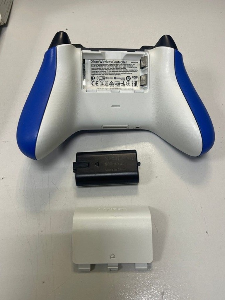 Дешево Microsoft xbox series x s wireless controller з ломбарду