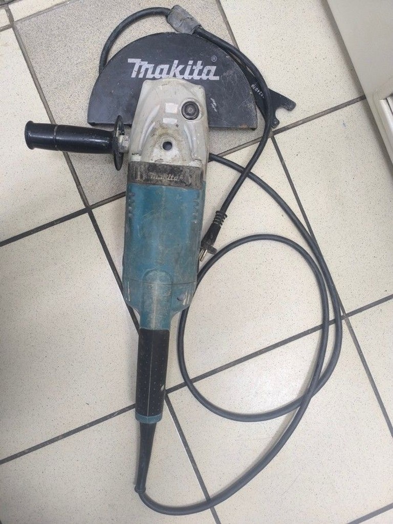 Купити Makita GA9020 Б/У