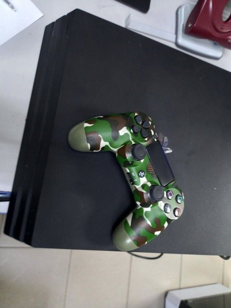 Дешиво Sony playstation 4 pro 1tb с ломбарда