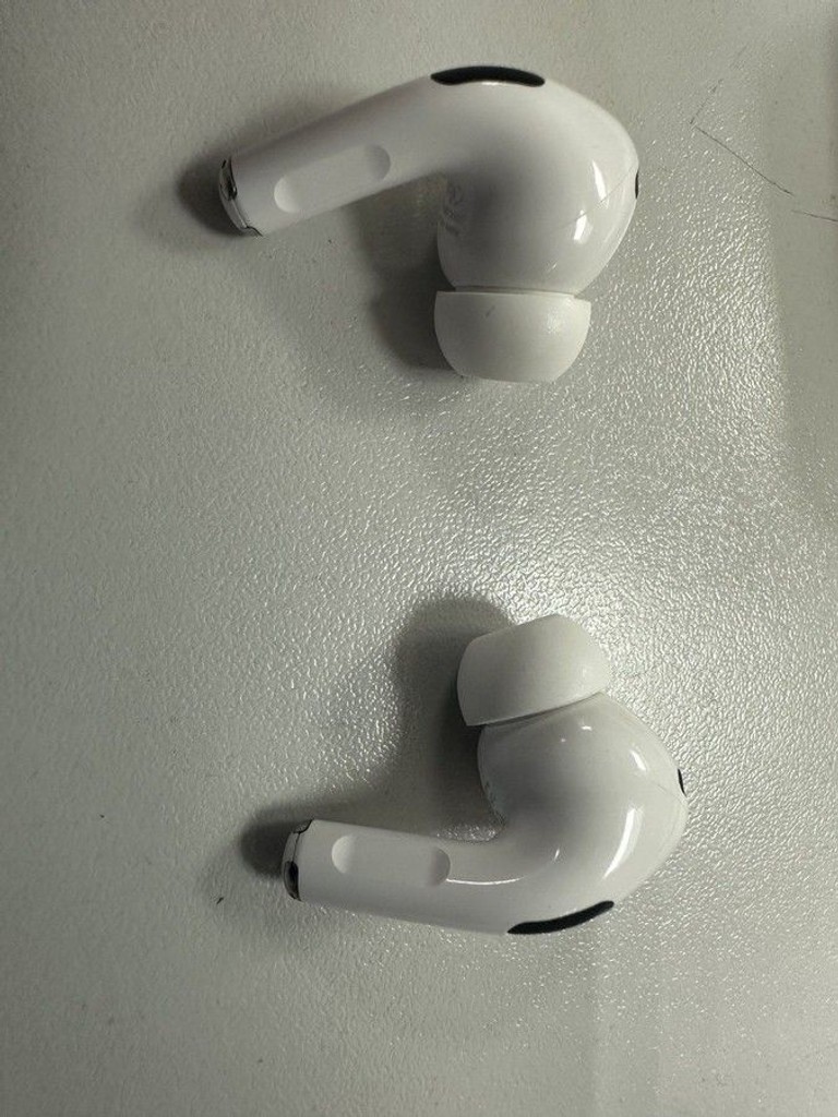 Дешиво Apple airpods pro 2nd generation with magsafe charging case usb-c с ломбарда