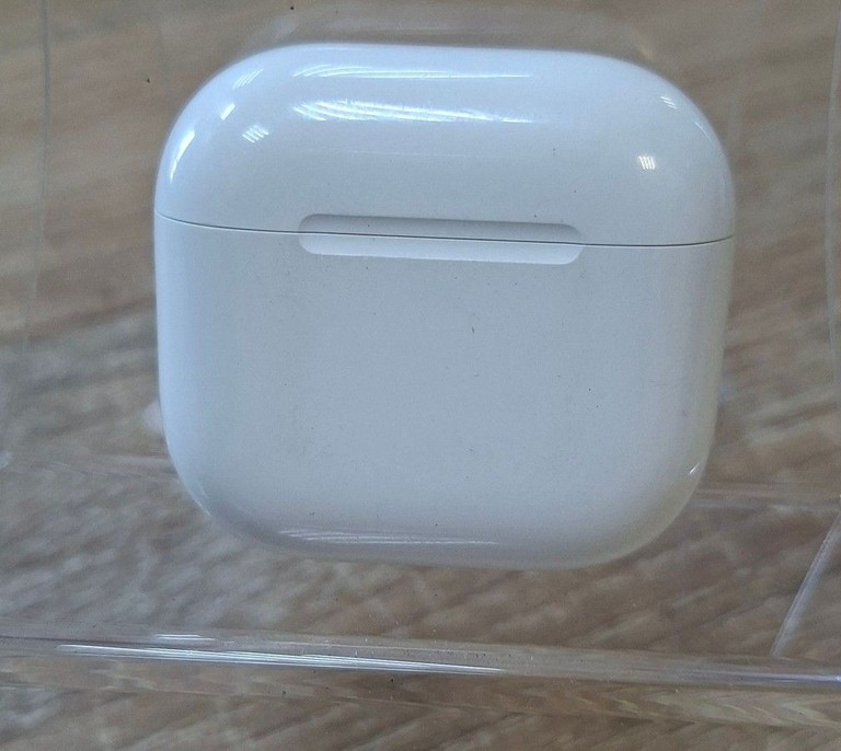 Оголошення Apple airpods 4 with active noise cancellation Б/У