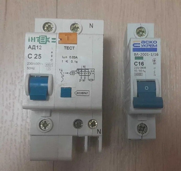 Купити АД12 C25 (УЗО) Б/У