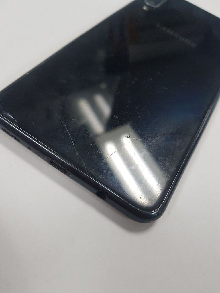 Дешево Samsung galaxy a7 2018 4/64gb sm-a750 з ломбарду