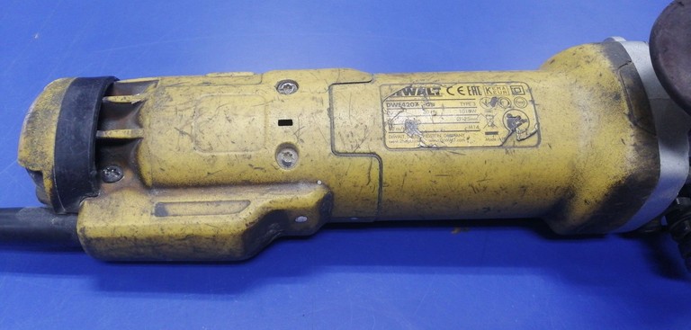 Оголошення Dewalt DWE4207 Б/У